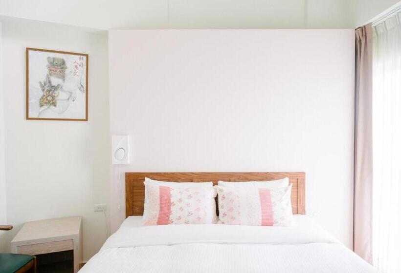 اتاق سوپریور با تخت بزرگ, He Sen B&b