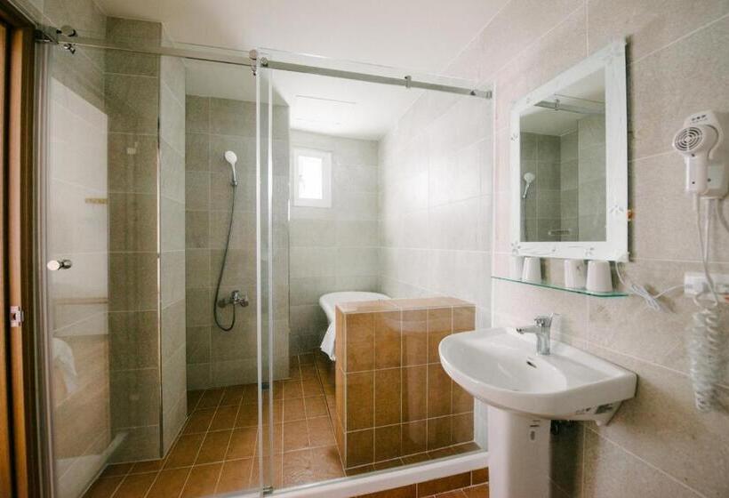 اتاق سوپریور چهار تخته, He Sen B&b