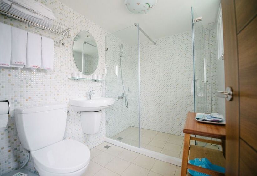 اتاق سوپریور چهار تخته, He Sen B&b