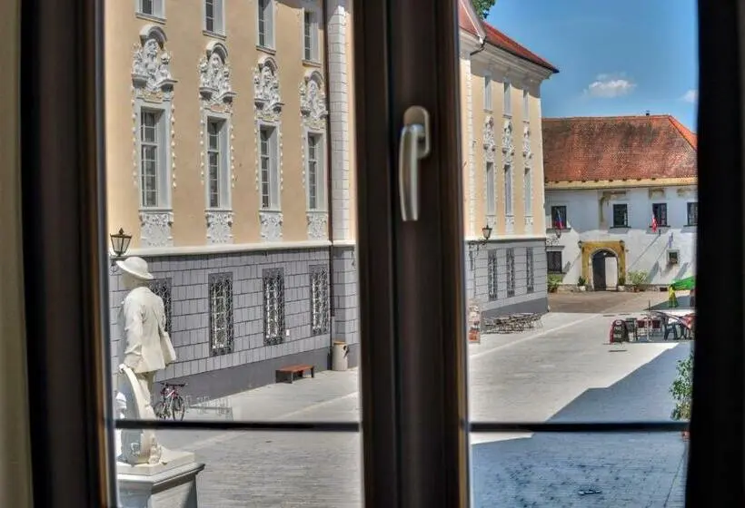 اتاق سوپریور, Hiša Linhart, Hotel & Restaurant