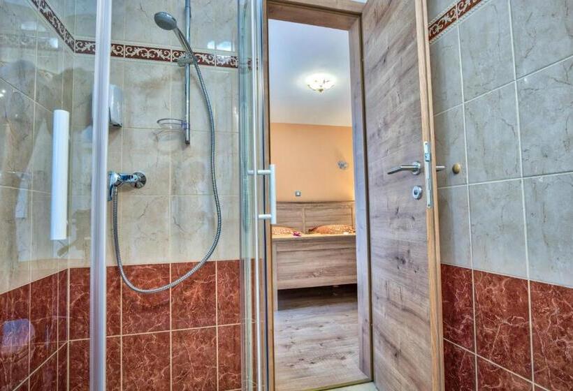 اتاق استاندارد, Hiša Linhart, Hotel & Restaurant