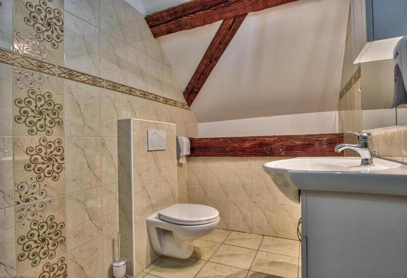 سوییت, Hiša Linhart, Hotel & Restaurant