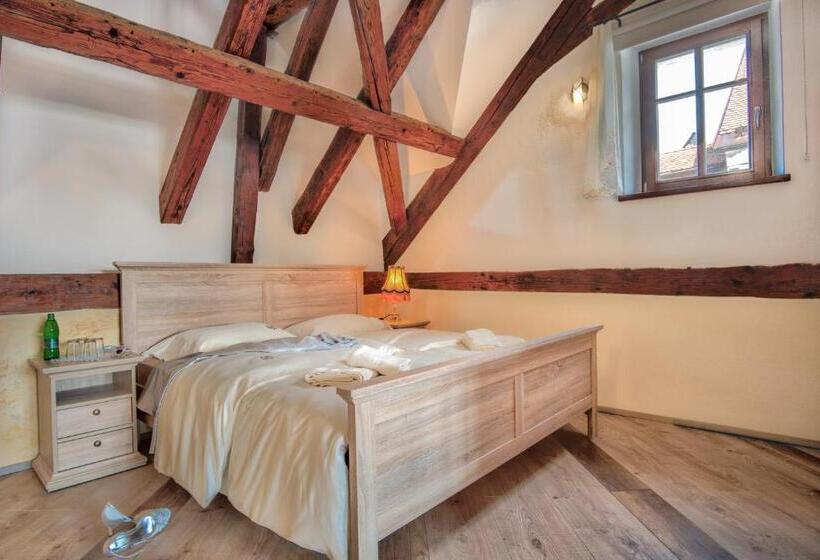 سوییت, Hiša Linhart, Hotel & Restaurant