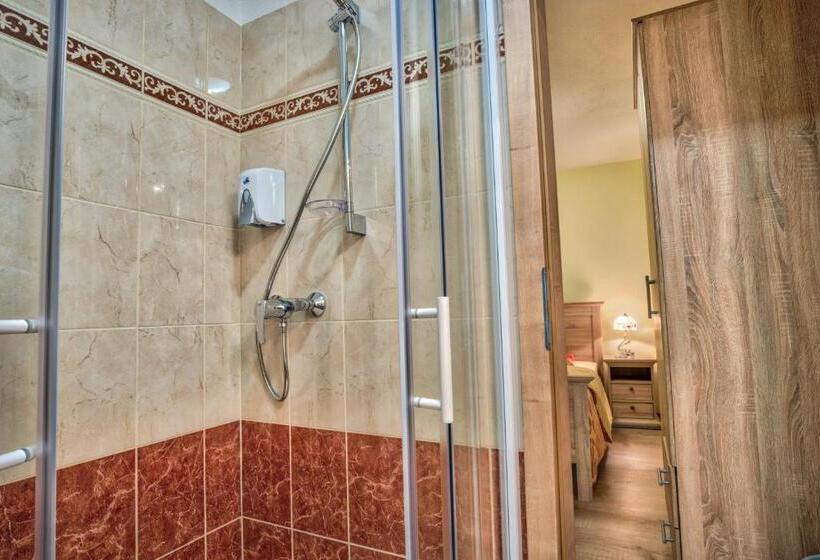 اتاق استاندارد, Hiša Linhart, Hotel & Restaurant