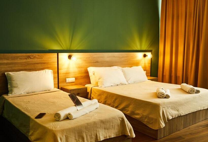 غرفة قياسية ثلاثية, Arc Hotel Tirana