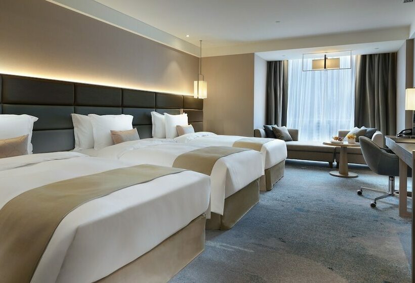 اتاق استاندارد سه نفره, Caesar Park Hotel Banqiao