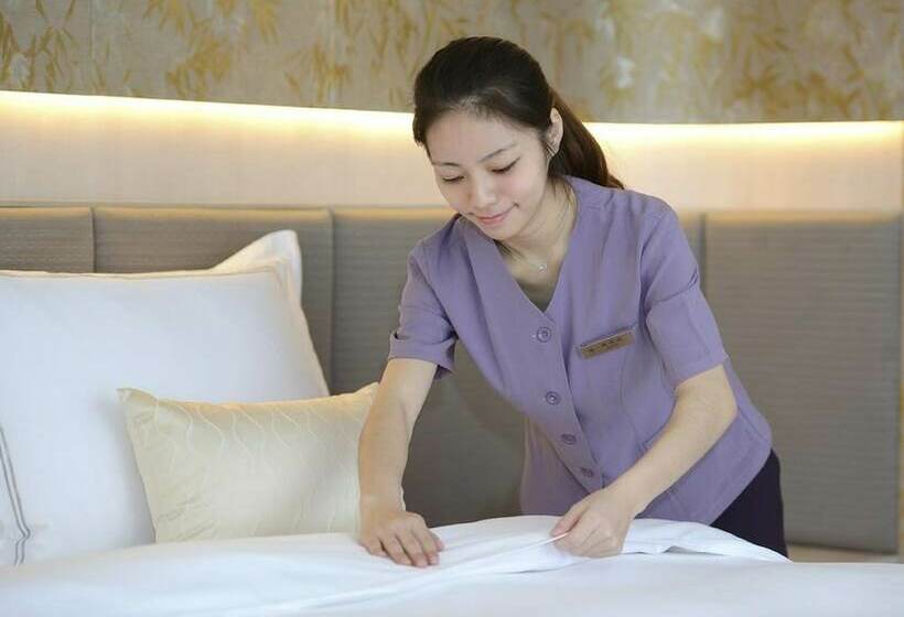 اتاق استاندارد سه نفره, Caesar Park Hotel Banqiao