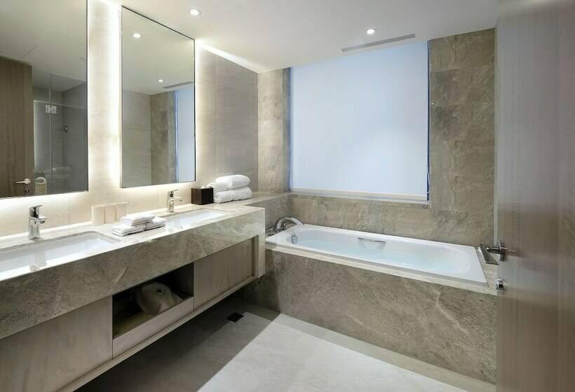 اتاق استاندارد سه نفره, Caesar Park Hotel Banqiao