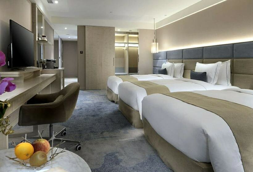 اتاق استاندارد سه نفره, Caesar Park Hotel Banqiao