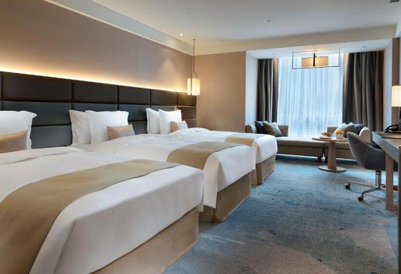 اتاق استاندارد سه نفره, Caesar Park Hotel Banqiao