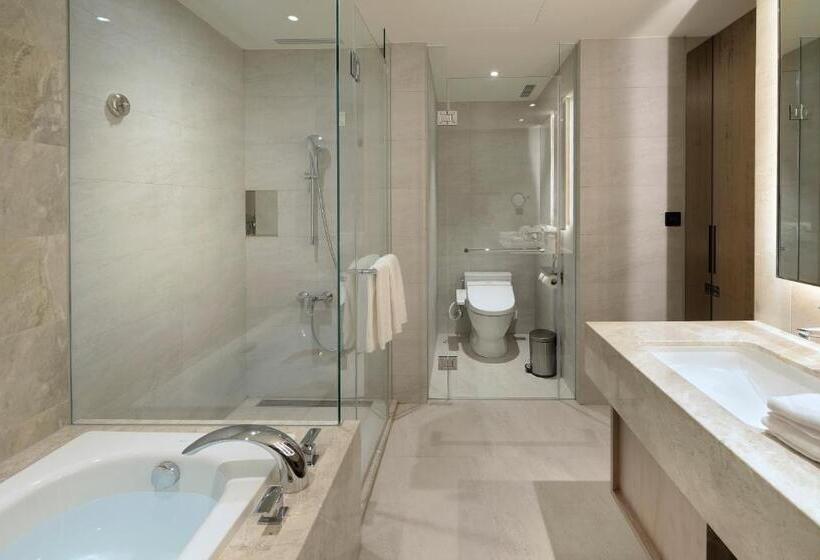 اتاق سوپریور چهار تخته, Caesar Park Hotel Banqiao