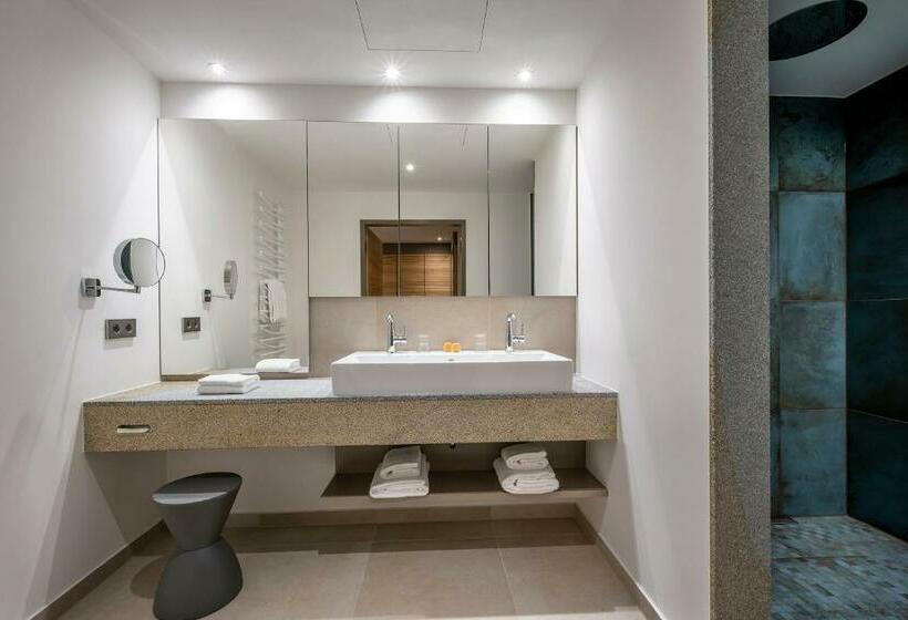 Camera Deluxe, Frechdachs