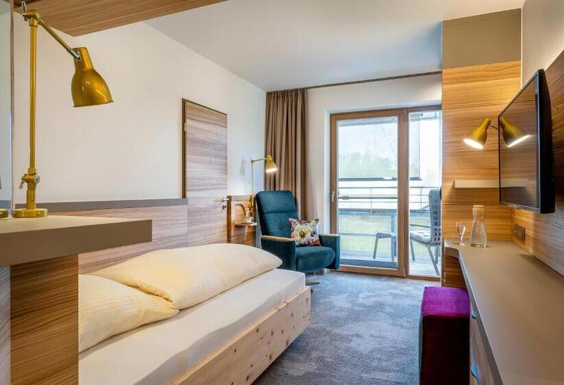 Camera Superiore Singola, Frechdachs