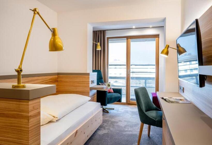 Camera Superiore Singola, Frechdachs