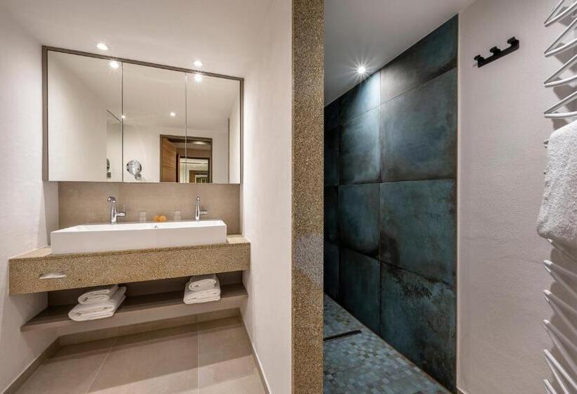 Camera Superiore, Frechdachs