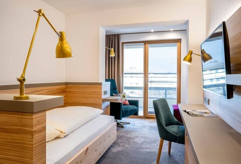 Camera Superiore Singola, Frechdachs