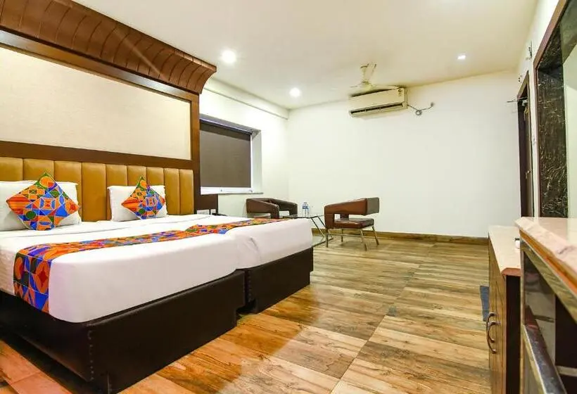 Executive Kolmen Hengen Huone, Fabhotel Prime Ivory Inn Park Circus