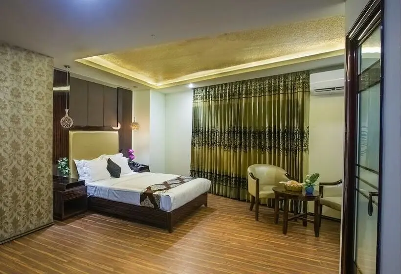 اتاق اجرایی, Noorjahan Grand