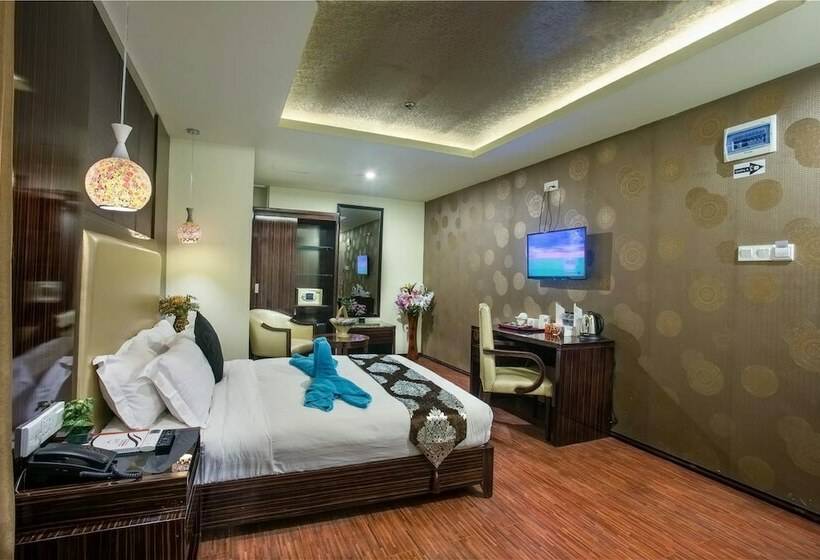 اتاق اجرایی, Noorjahan Grand