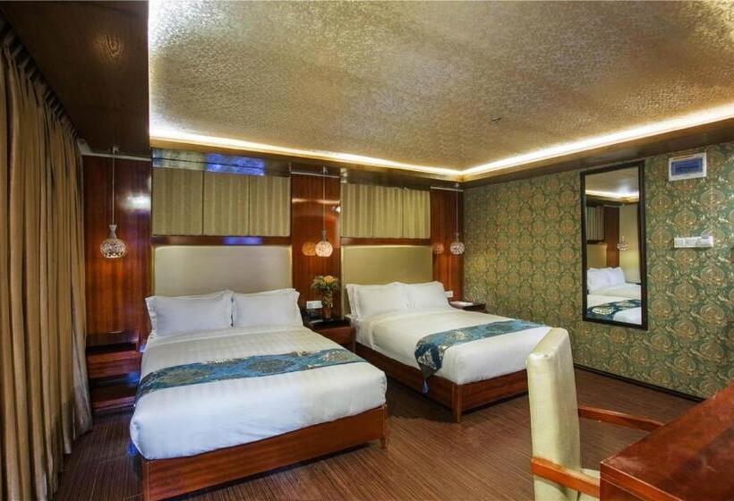 اتاق خانوادگی, Noorjahan Grand