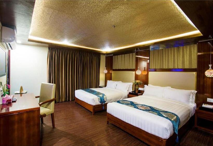 اتاق خانوادگی, Noorjahan Grand