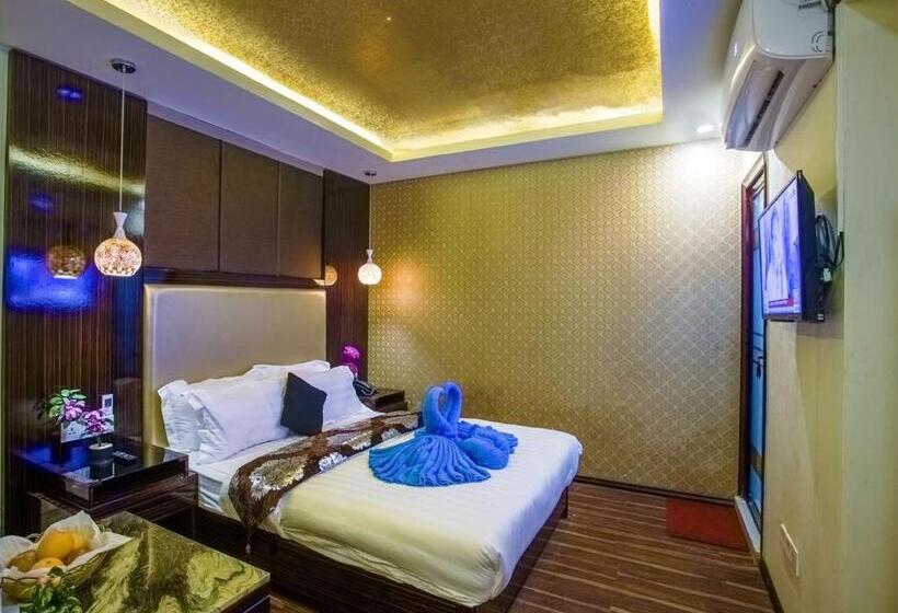 اتاق اکونومی, Noorjahan Grand