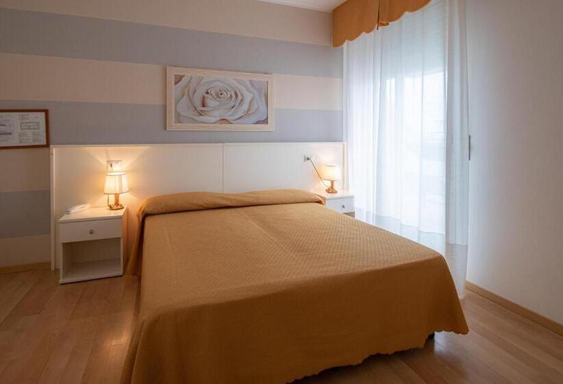 Standardzimmer mit Terrasse, Parigi