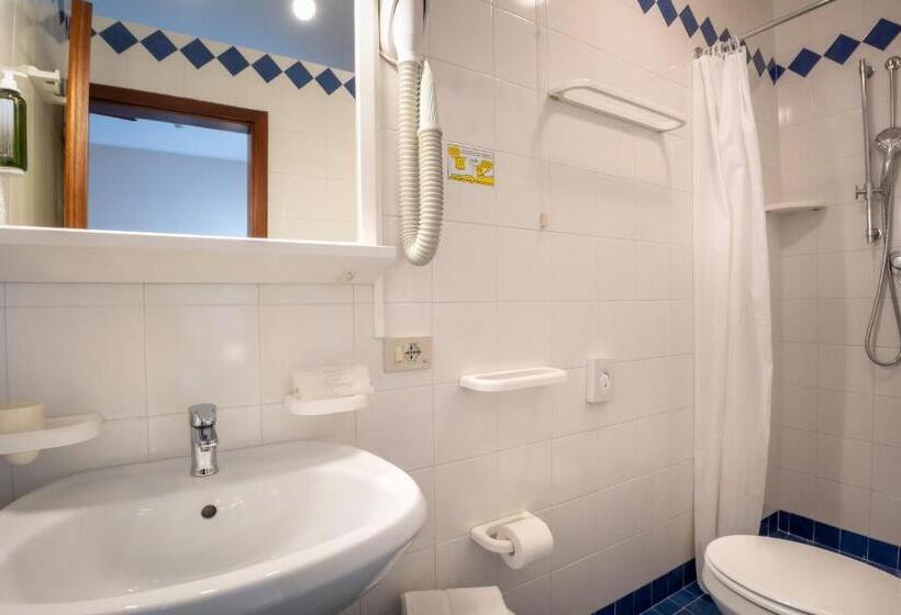 Family Suite, Parigi