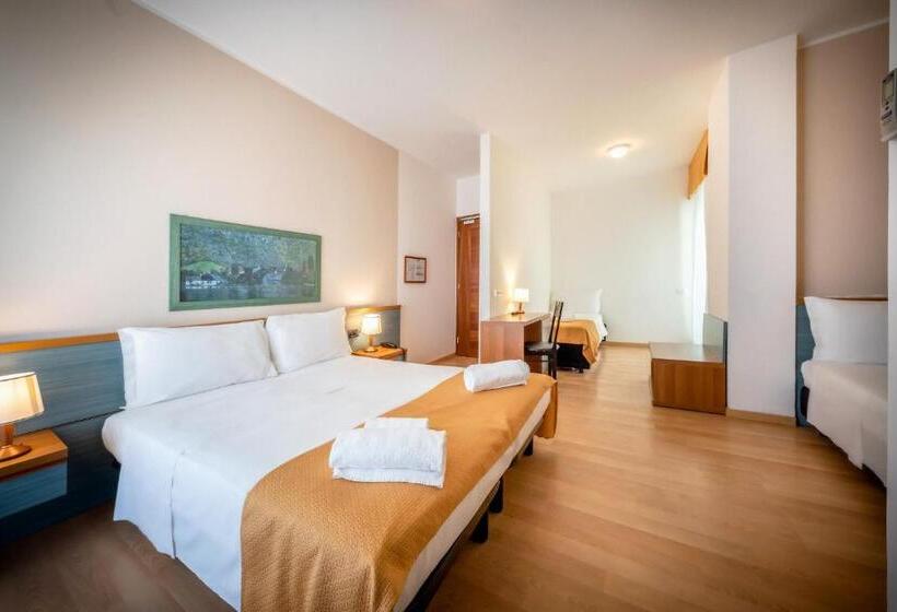 Family Suite, Parigi