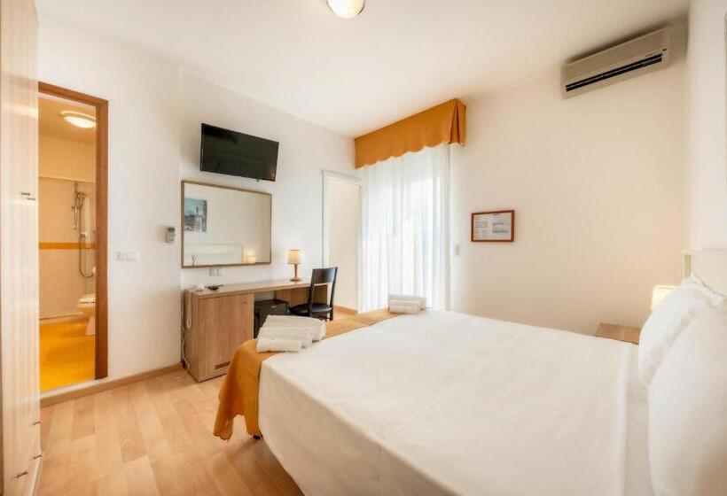 Standardzimmer mit Terrasse, Parigi