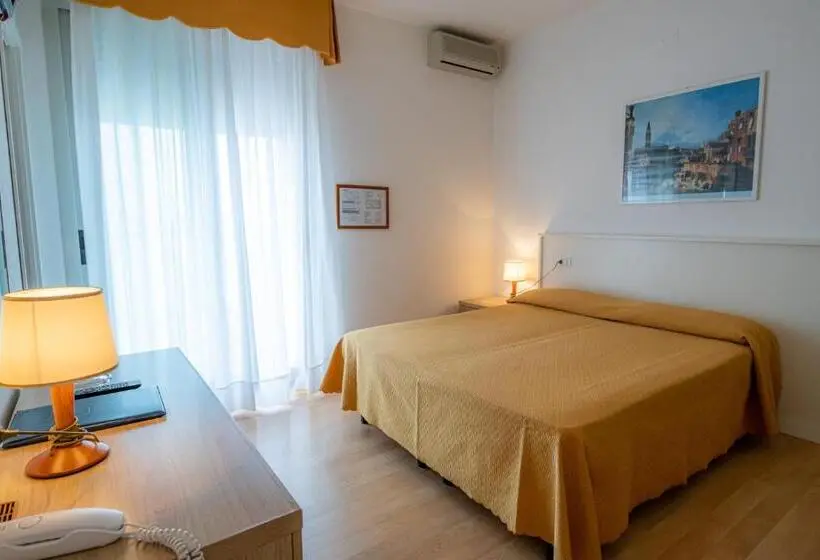 Standard-huone, Parigi