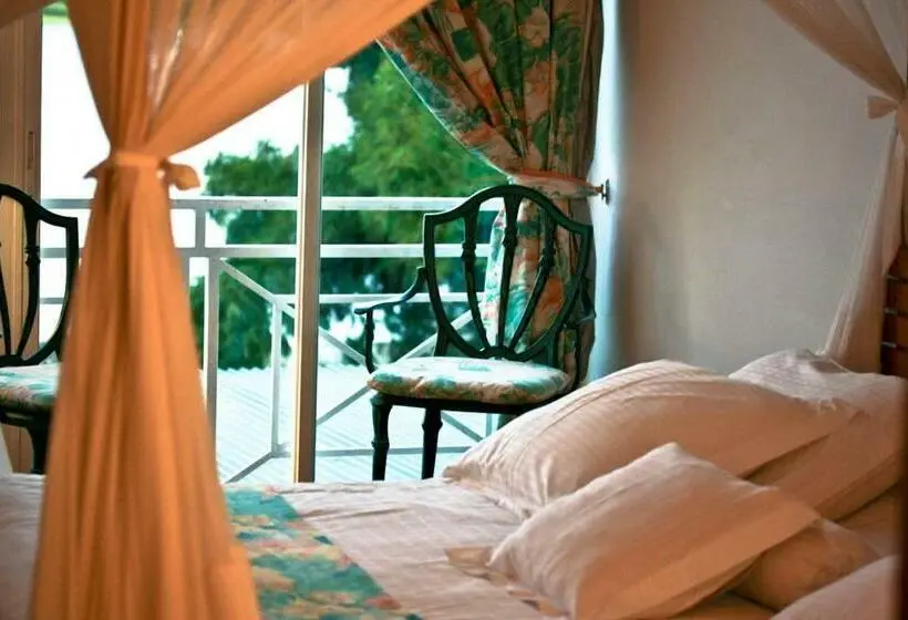 اتاق استاندارد با چشم‌انداز دریاچه, Riviera Garden