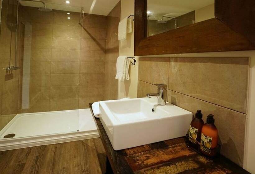 غرفة قياسية مطلّة علي الحديقة, The Greyhound Inn