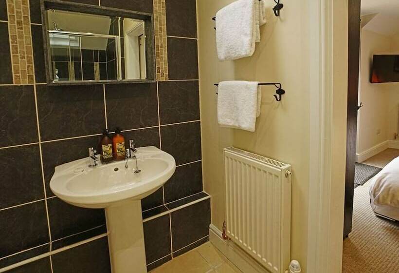 غرفة قياسية مطلّة علي الحديقة, The Greyhound Inn