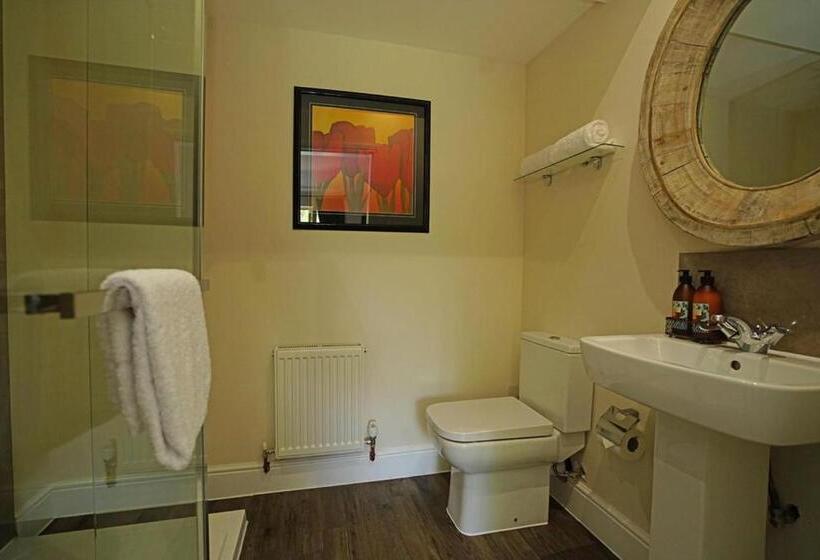 غرفة قياسية سرير كينج, The Greyhound Inn