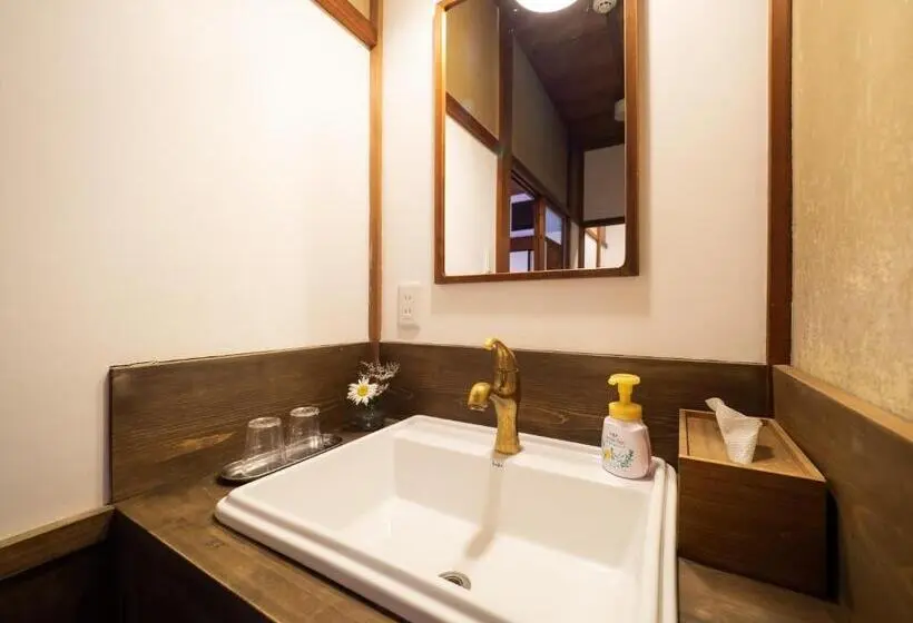 バスルーム共有のトリプルスタンダード, Inase Otsu Machiya Bed And Breakfast