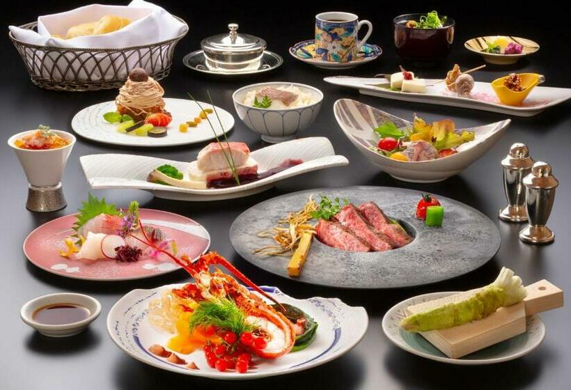 غرفة قياسية مطلّة علي البحر, Kissho Caren