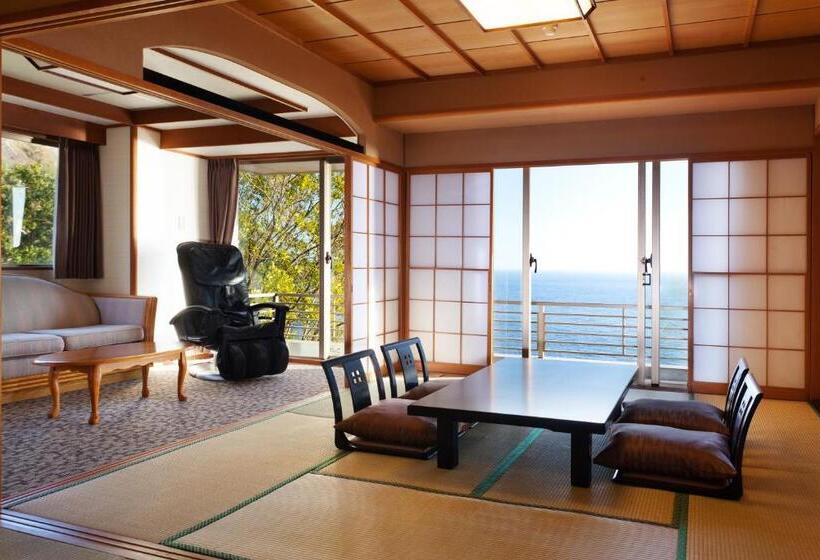 جناح مطلّ علي البحر, Kissho Caren