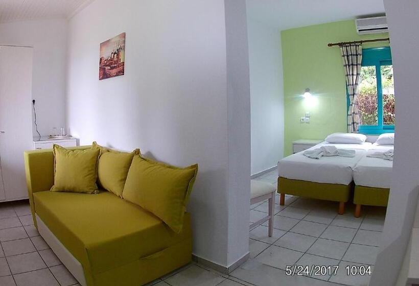 标准平房, Angeliki Beach