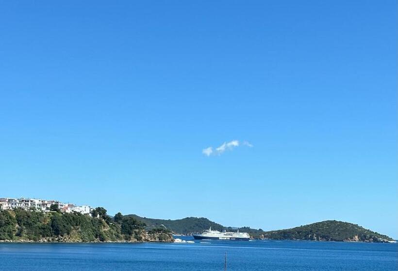 标准工作室带阳台, Angeliki Beach