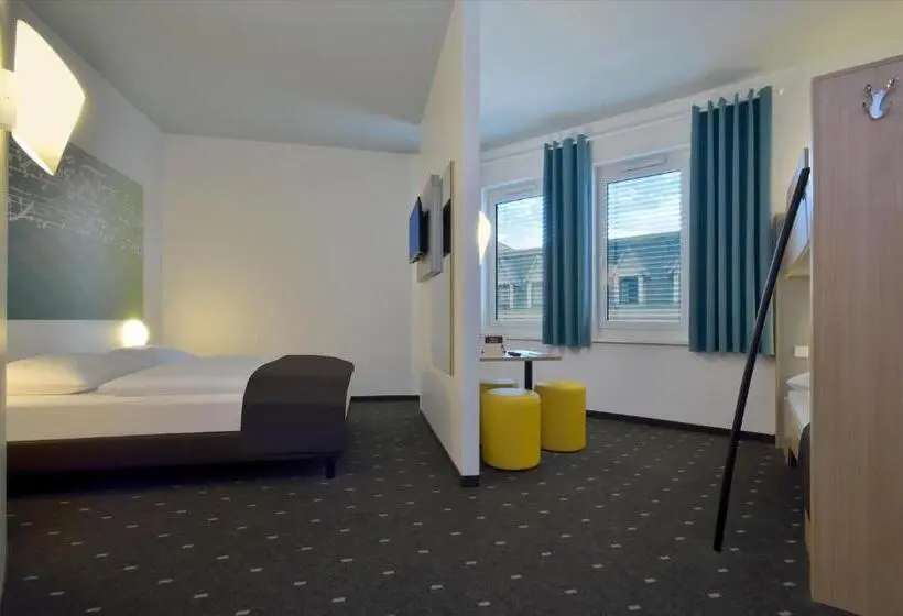 Perhehuone, B&b Hotel Halle