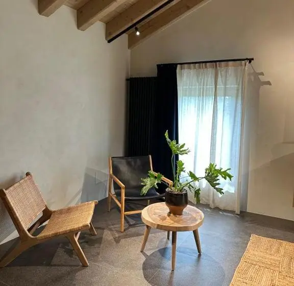 Sviitti, Corte Vallio