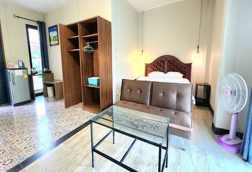 豪华三人间, Busaya Resort & Cuisine