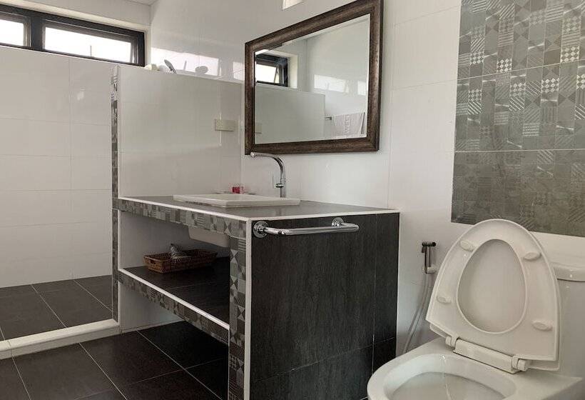 家庭间, Busaya Resort & Cuisine