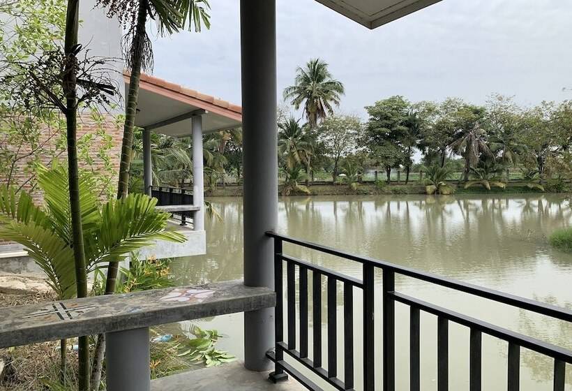 家庭间, Busaya Resort & Cuisine