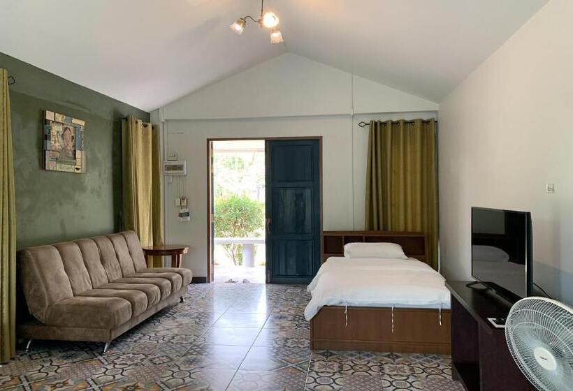 家庭间, Busaya Resort & Cuisine