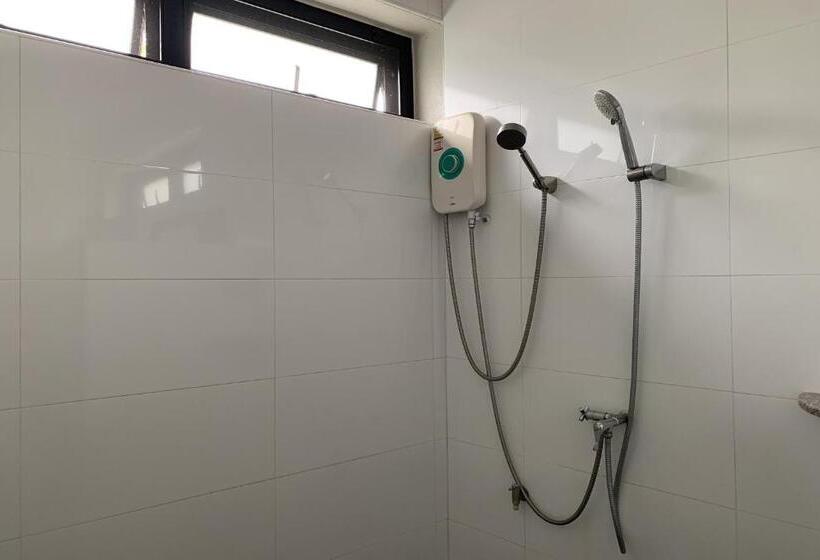 家庭间, Busaya Resort & Cuisine