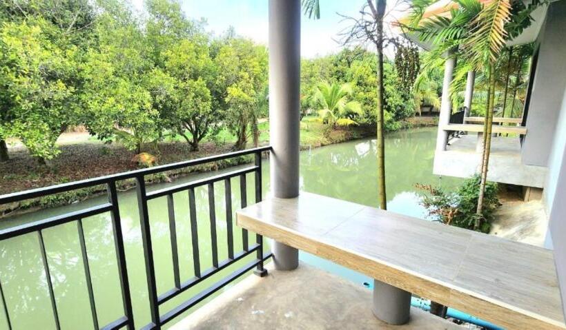 带大床的豪华间, Busaya Resort & Cuisine