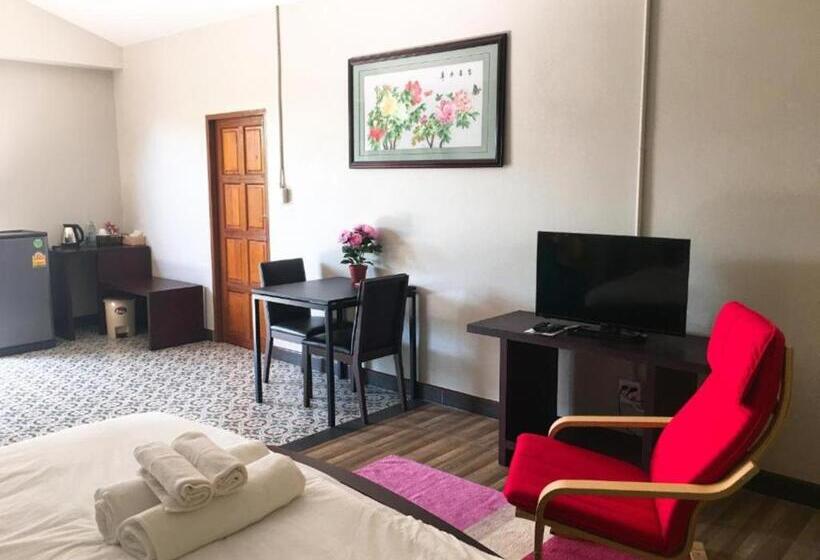 带大床的豪华间, Busaya Resort & Cuisine