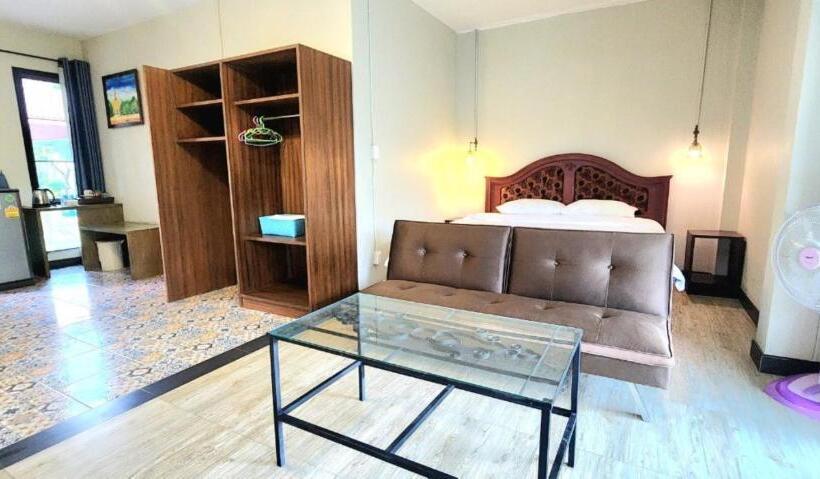 带大床的豪华间, Busaya Resort & Cuisine